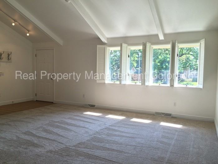 5803 S Havana Ct - Photo 3 of 26