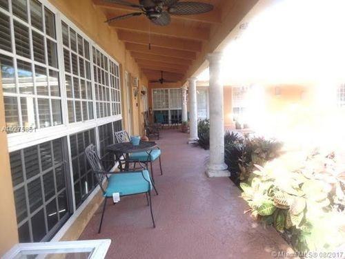 2033 NE 33rd Ave - Photo 3 of 8