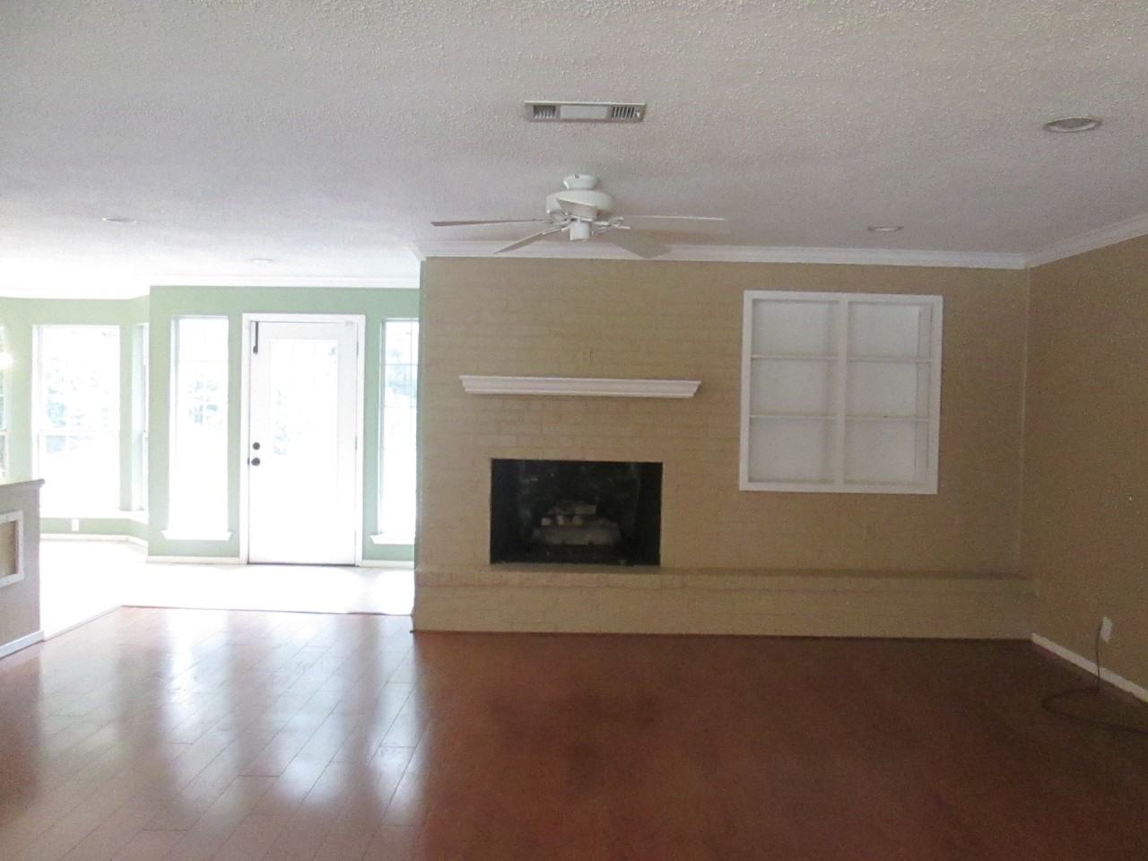 701 Rankin Dr - Photo 2 of 20