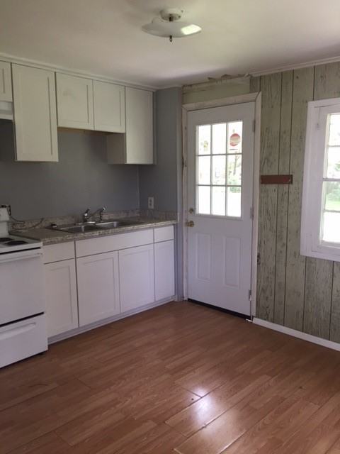 64 Oakdale Ave - Photo 3 of 6