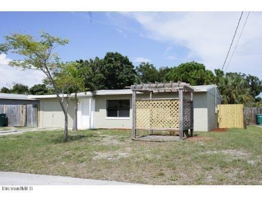601 Gardenia Dr - Photo 2 of 13