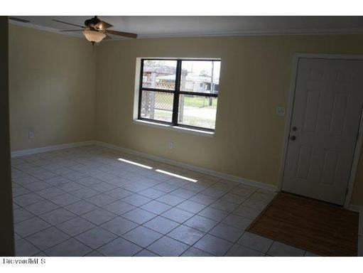 601 Gardenia Dr - Photo 3 of 13