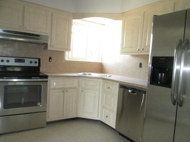 1686 Little Neck Ave - Photo 2 of 6