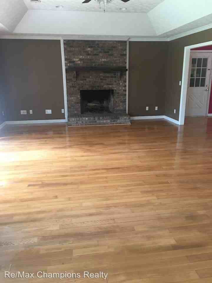 2415 Lee Rd - Photo 3 of 8