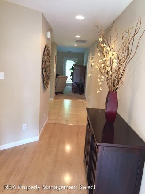 212 Concord Rd - Photo 2 of 12