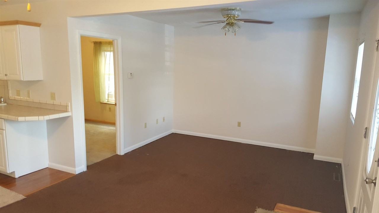 817 W 2nd St - Photo 2 of 10