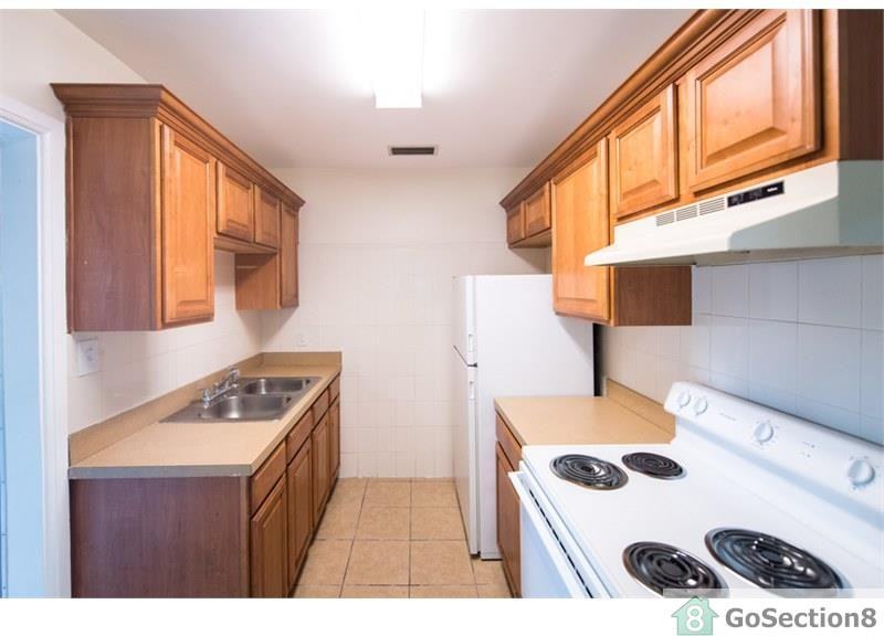 4310 S Renellie Dr - Photo 2 of 10