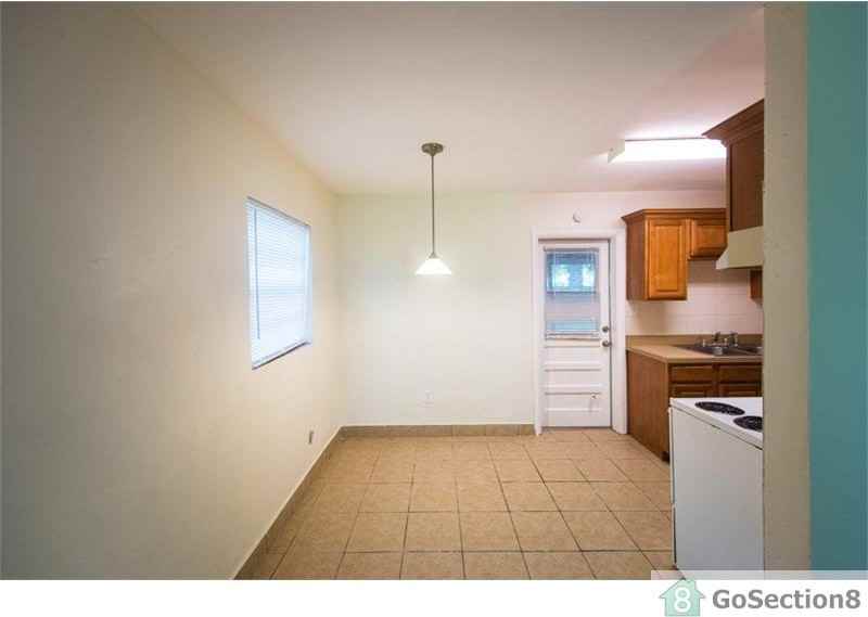 4310 S Renellie Dr - Photo 3 of 10