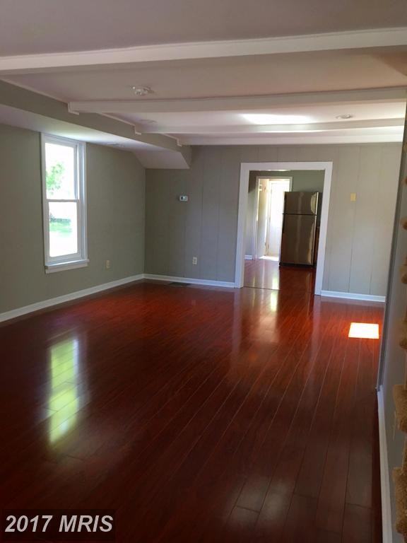 713 Travers St - Photo 2 of 16