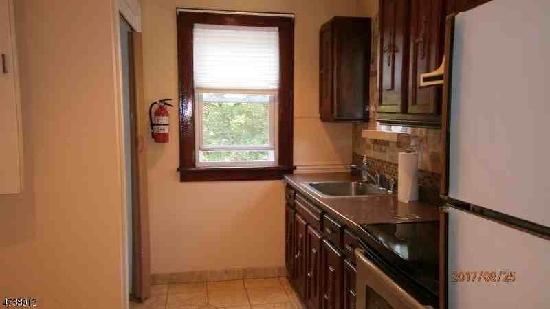 40 Ringwood Ave - Photo 3 of 18