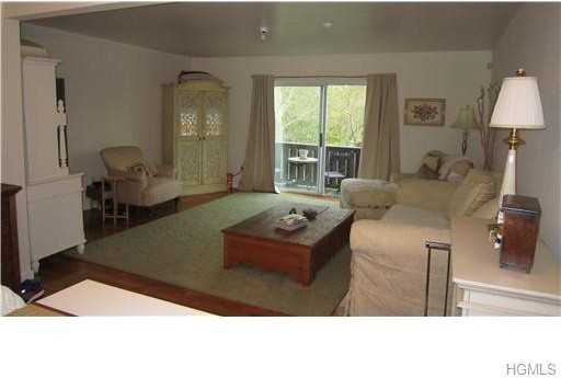 104 Arlington Ct - Photo 2 of 15