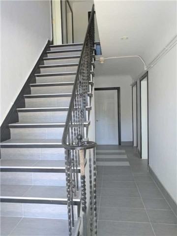 238 S Kingsway - Photo 2 of 7