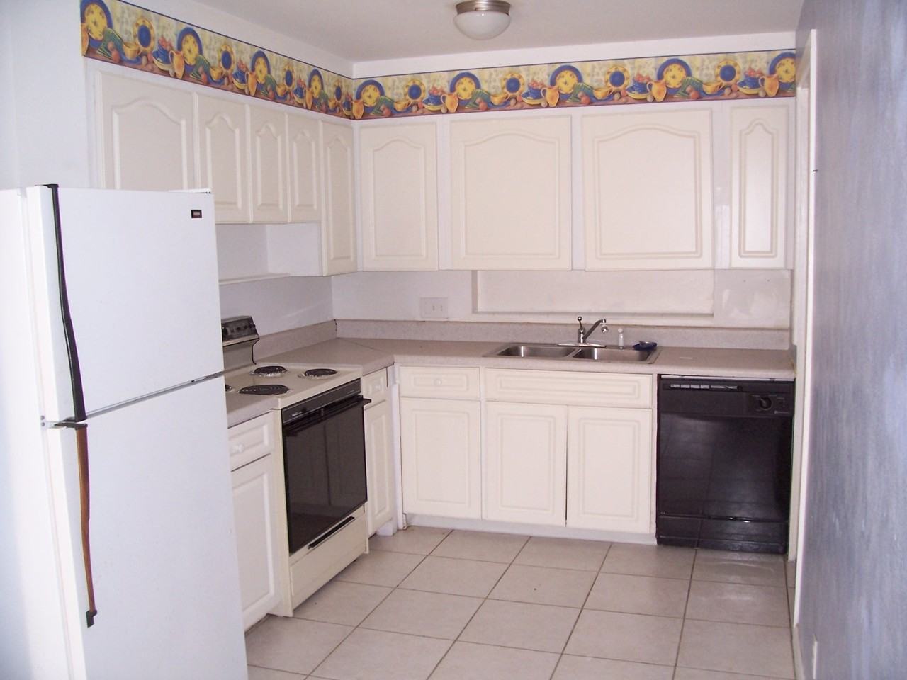 3511 W Azeele St - Photo 2 of 6