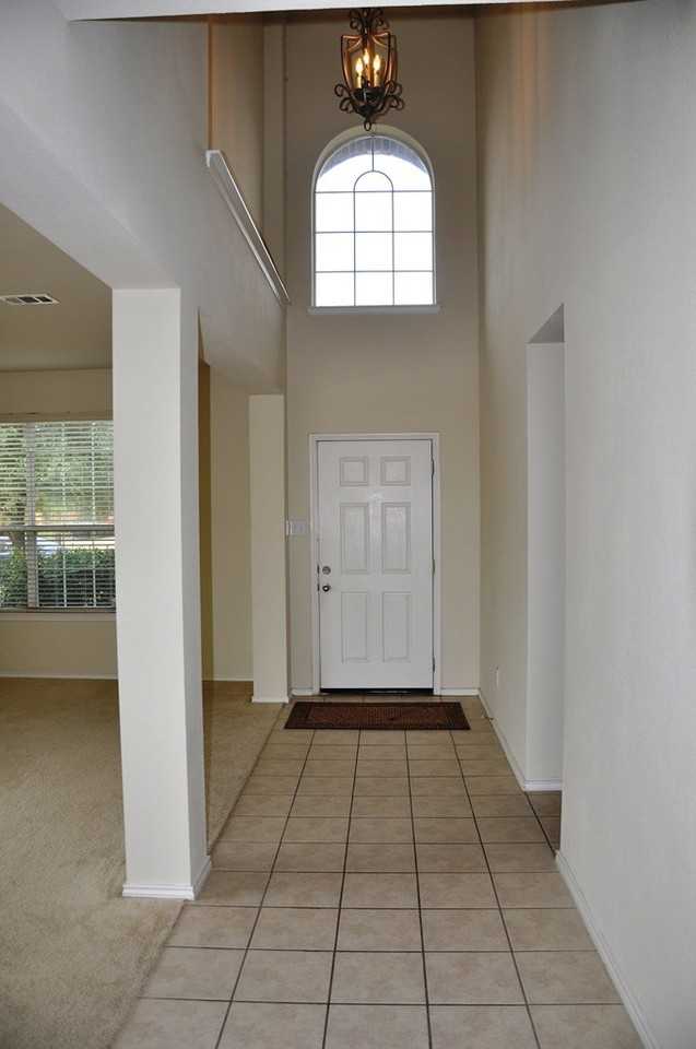 5884 Vista Heights Ln - Photo 2 of 25