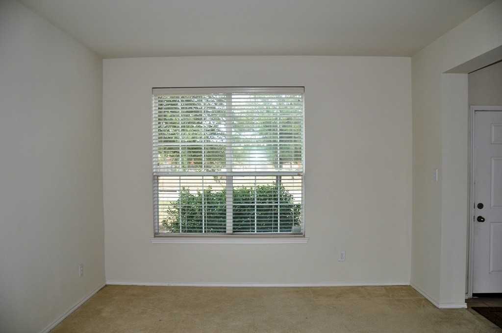 5884 Vista Heights Ln - Photo 3 of 25