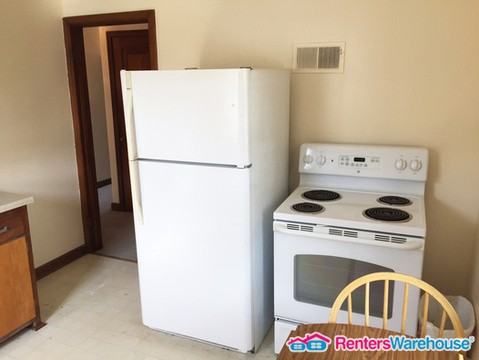 8404 W Hawthorne Ave - Photo 3 of 12