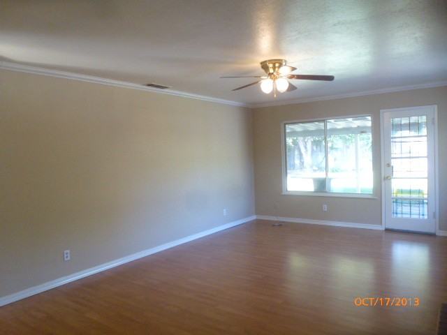 3401 Mayfair Dr - Photo 3 of 13