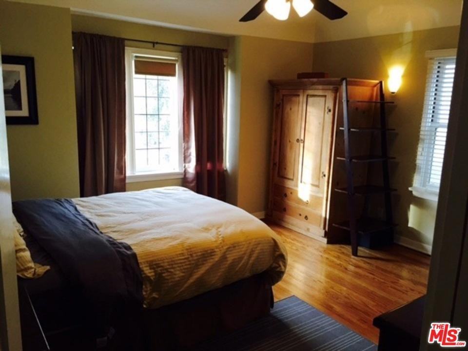 1138 S Citrus Ave - Photo 3 of 9