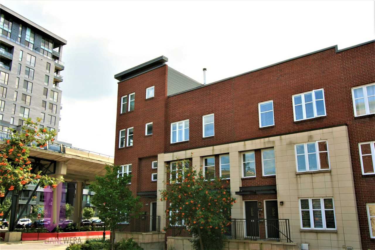 560 Rue SaintAndré, Montréal, QC H2L 5B9 3 Bedroom Apartment for Rent