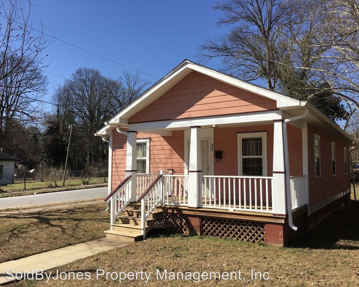 967 Metropolitan Pkwy SW - Photo 2 of 10