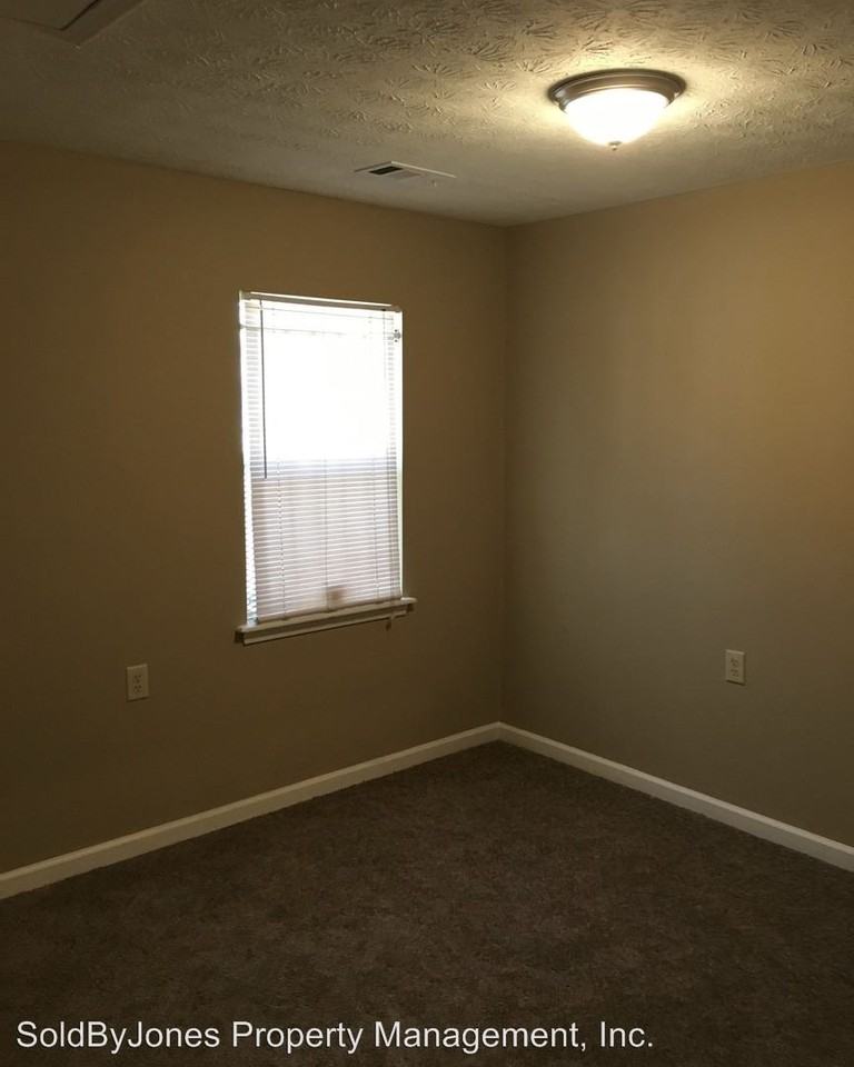 967 Metropolitan Pkwy SW - Photo 3 of 10