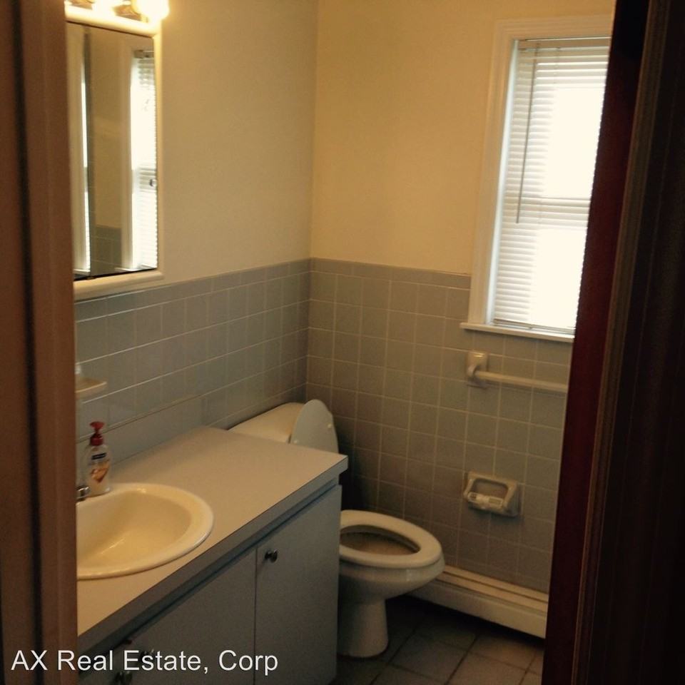 199 Woodside Ave - Photo 3 of 4