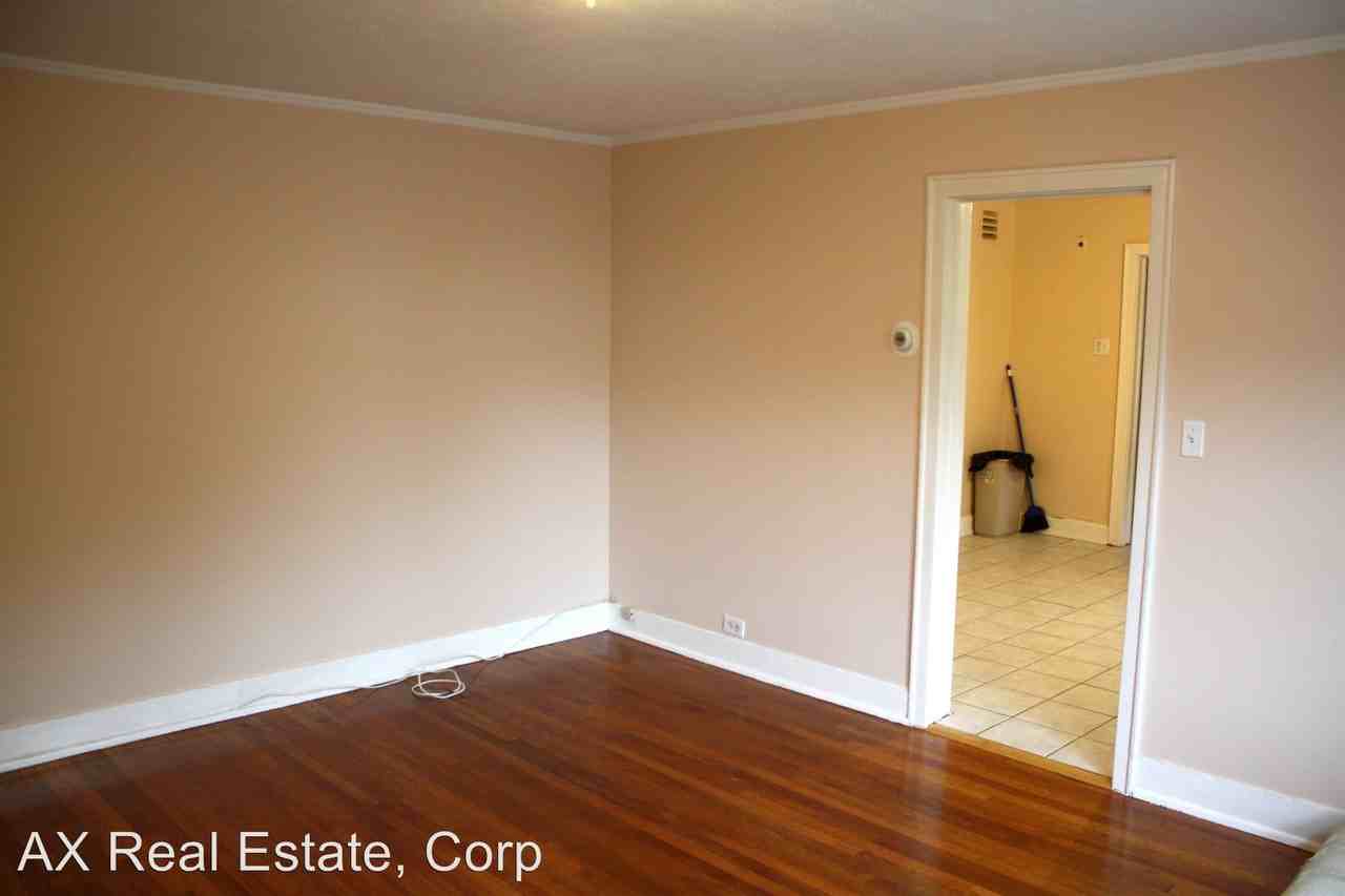 4 Circle Rd - Photo 3 of 12