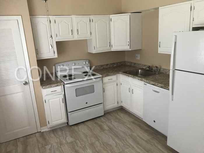 9154 Zoellner Dr - Photo 3 of 12