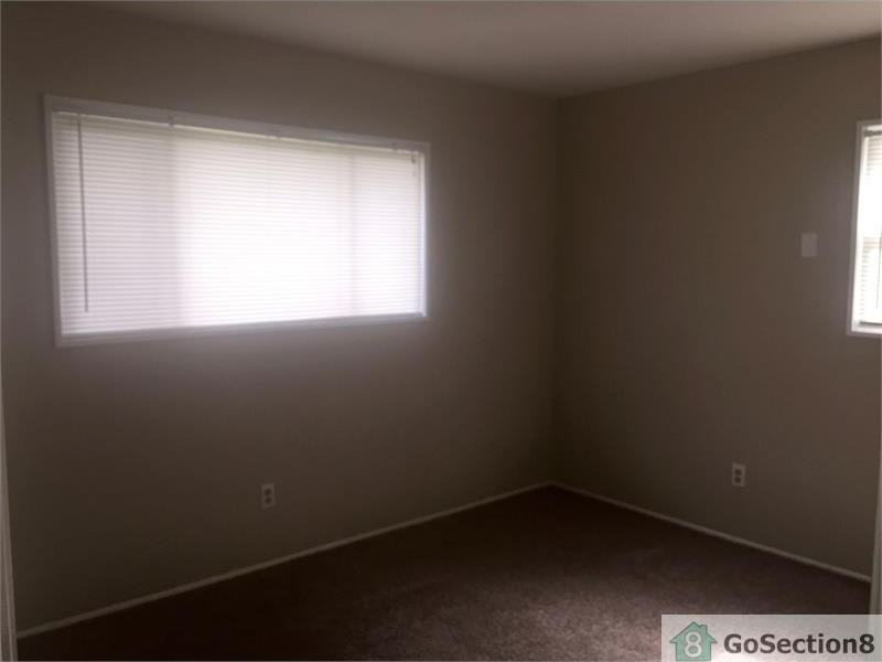 4157 Yorkshire Ln - Photo 3 of 4