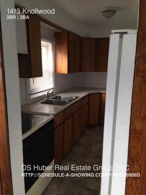 1413 Knollwood Ave - Photo 3 of 12