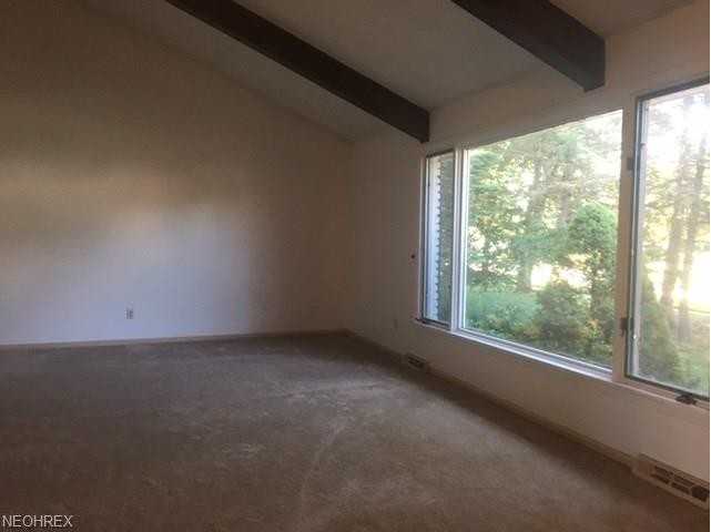 5455 Meadow Wood Blvd - Photo 3 of 11