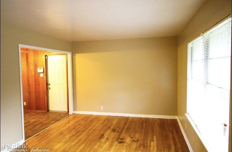 5010 Stoneleigh Dr - Photo 3 of 13