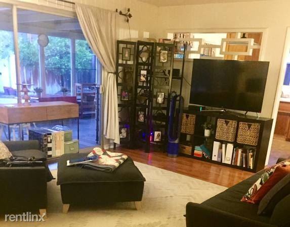 5628 Vassar Dr - Photo 2 of 8