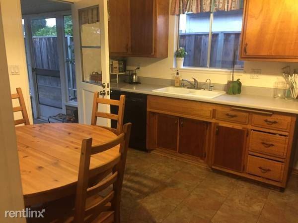 5628 Vassar Dr - Photo 3 of 8