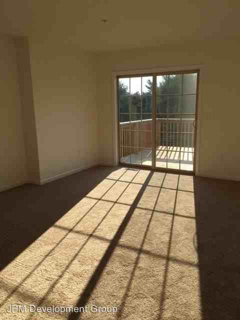 352 Alexandria Ct - Photo 2 of 15