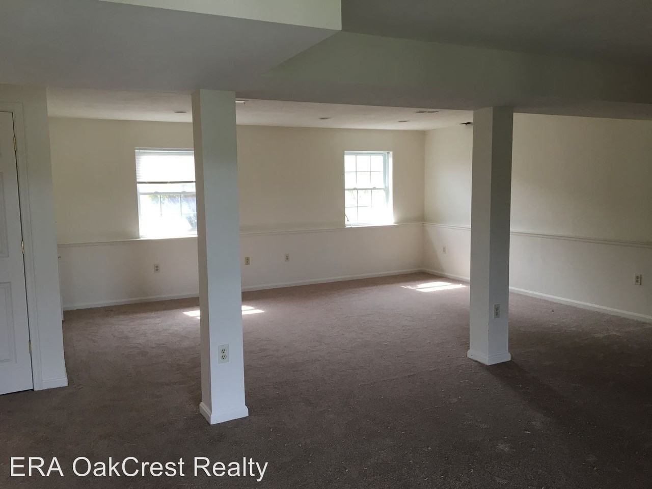 455 Stone Cir - Photo 3 of 16