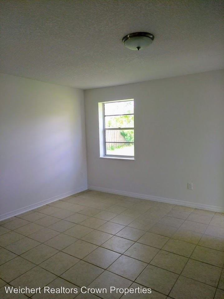 515 Arricola Ave - Photo 2 of 8