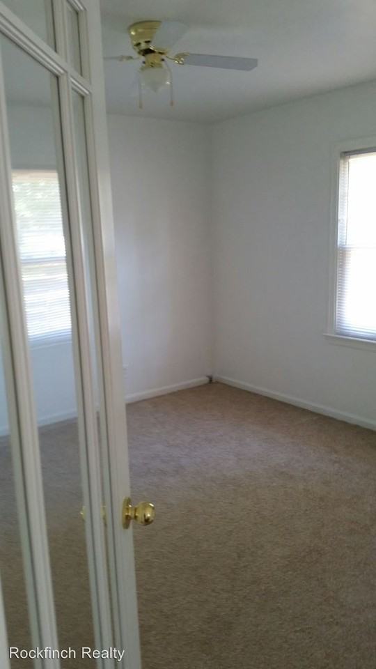 939 Canterbury St SW - Photo 3 of 7