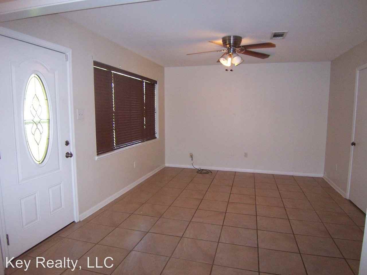 1803 Powell Ln - Photo 2 of 6