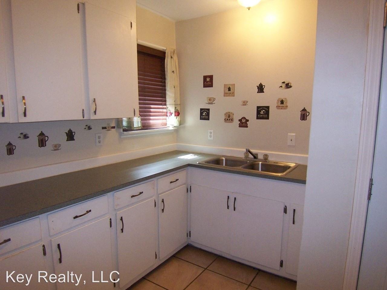 1803 Powell Ln - Photo 3 of 6