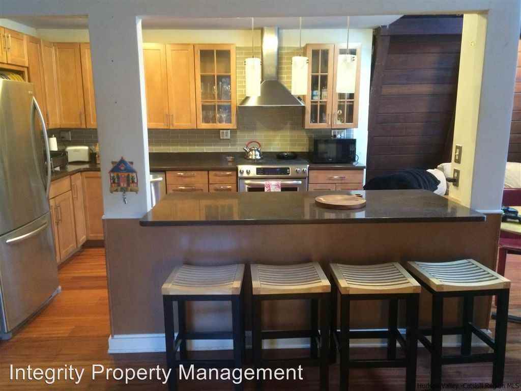 14 Tina Dr - Photo 2 of 9