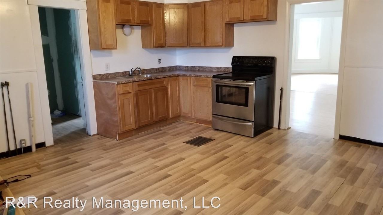 9 Crescent Street - Photo 3 of 8