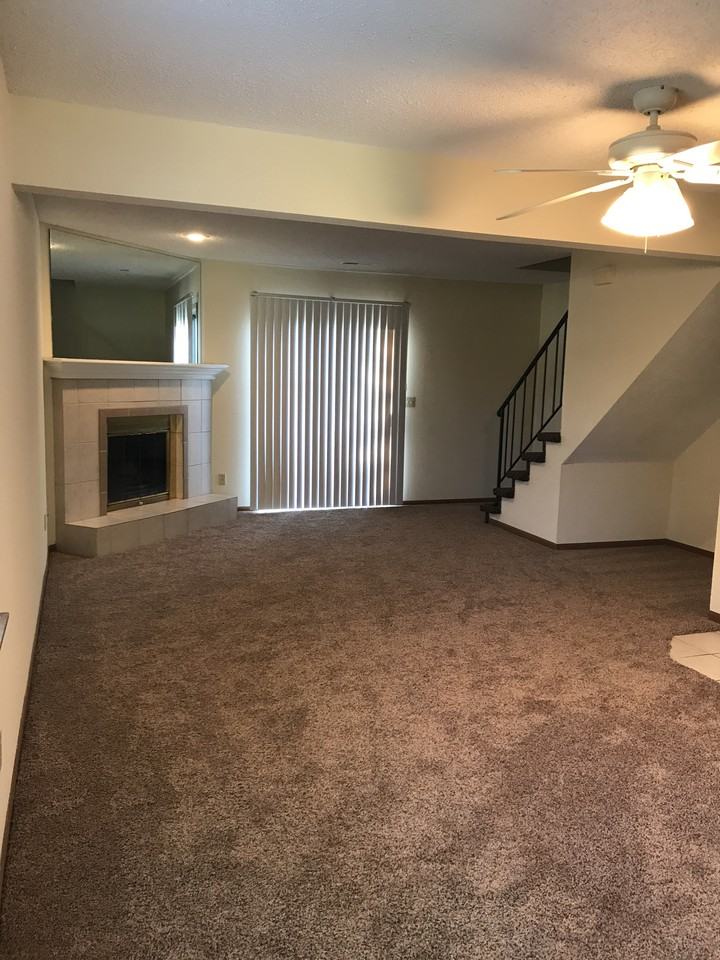 3579 NE Independence Ave - Photo 3 of 8