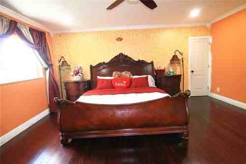 7498 NW 81st St - Photo 3 of 8