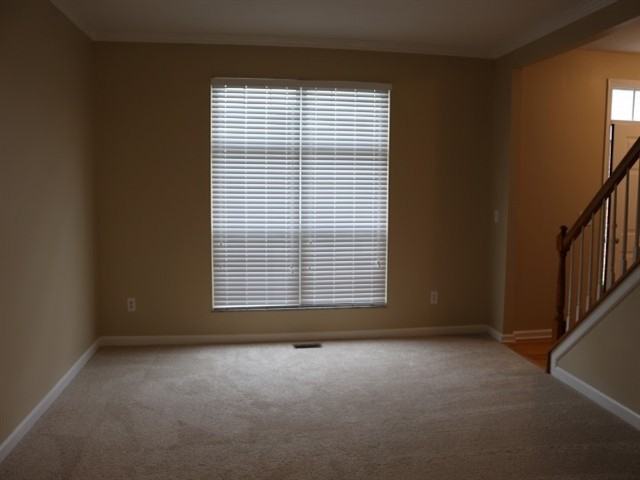 6280 Meriden Ct - Photo 3 of 15