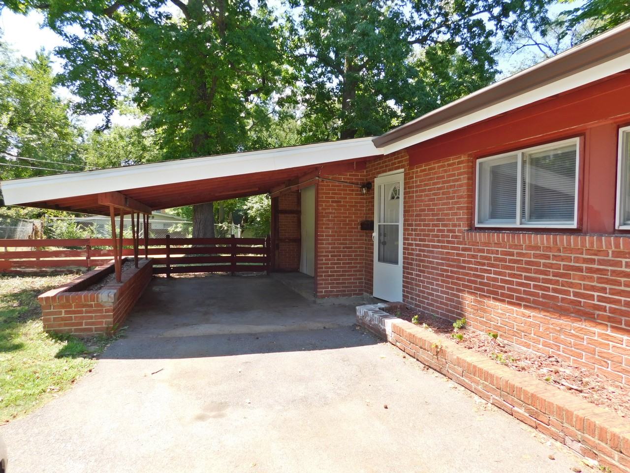 8302 Woodhurst Dr - Photo 2 of 16