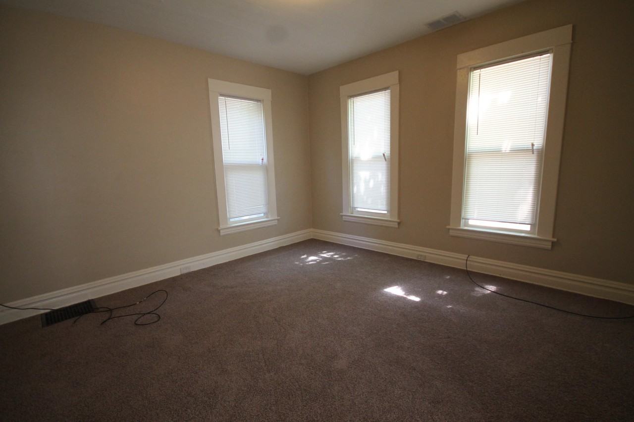 1019 Norwich Ave SW - Photo 3 of 21