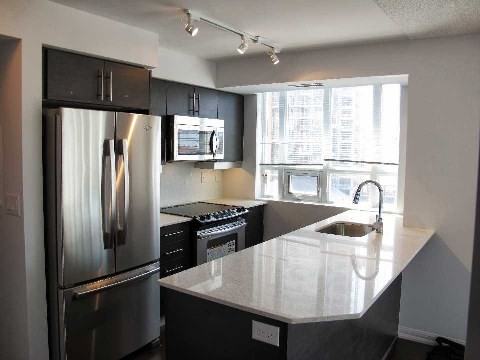 King St W & Shaw St #2202