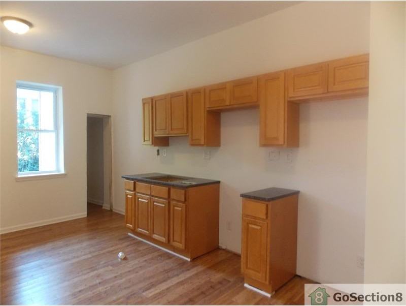 1221 N 60th St - Photo 3 of 15