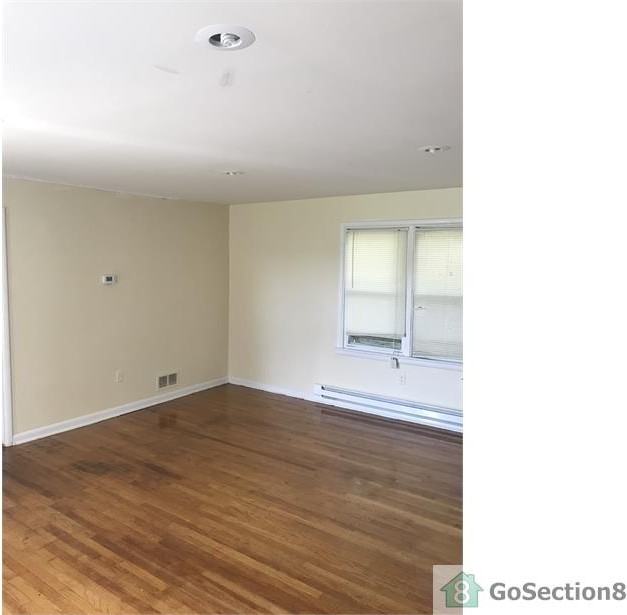 11516 Prospect Pl - Photo 2 of 9